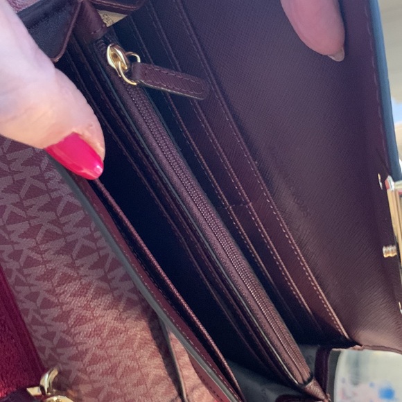 Michael Kors Merlot signature large satchel and matching credit card wallet - Picture 14 of 16